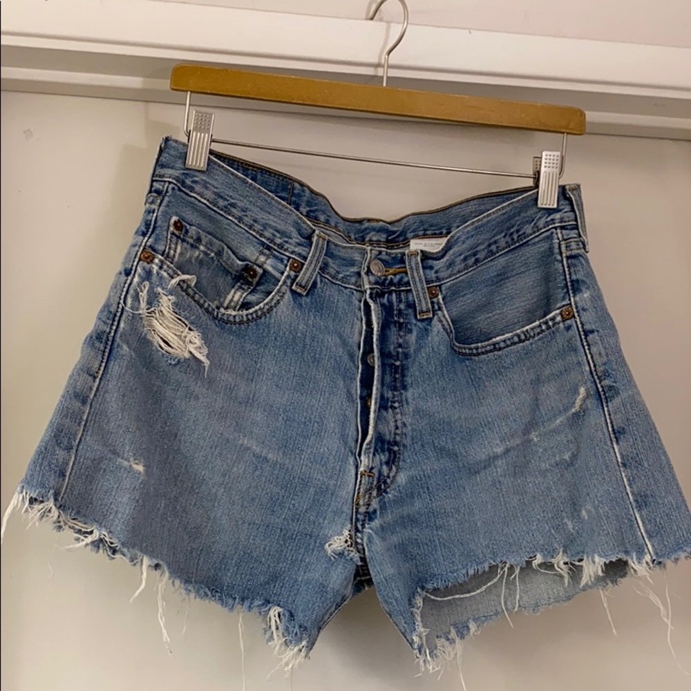 VINTAGE LEVI’S 501 high waisted short size 31